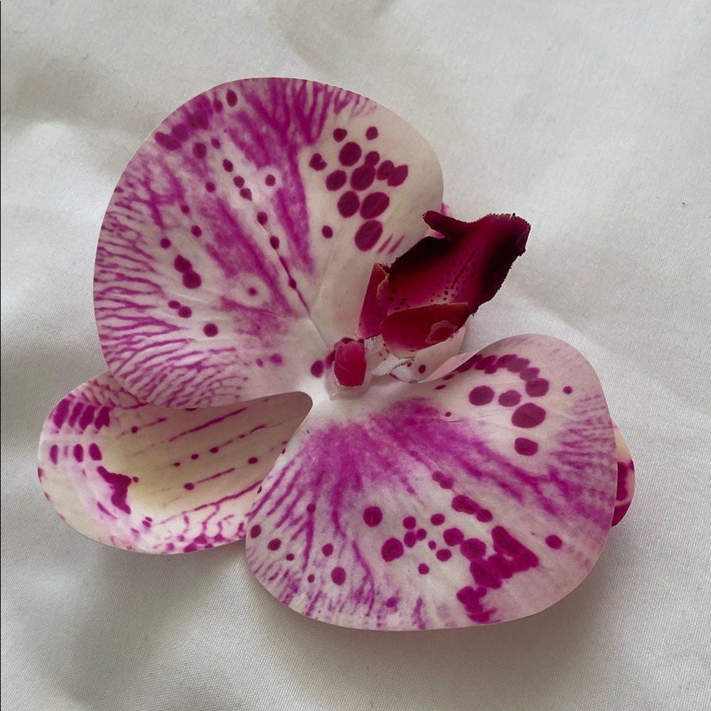 Orchid hair clip🌺